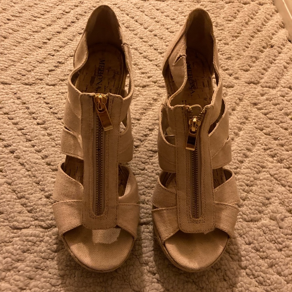 Melano beige colored sandals